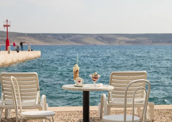 Pansion Andelko 4* Starigrad Paklenica