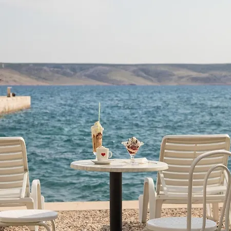 Pansion Andelko 4* Starigrad Paklenica